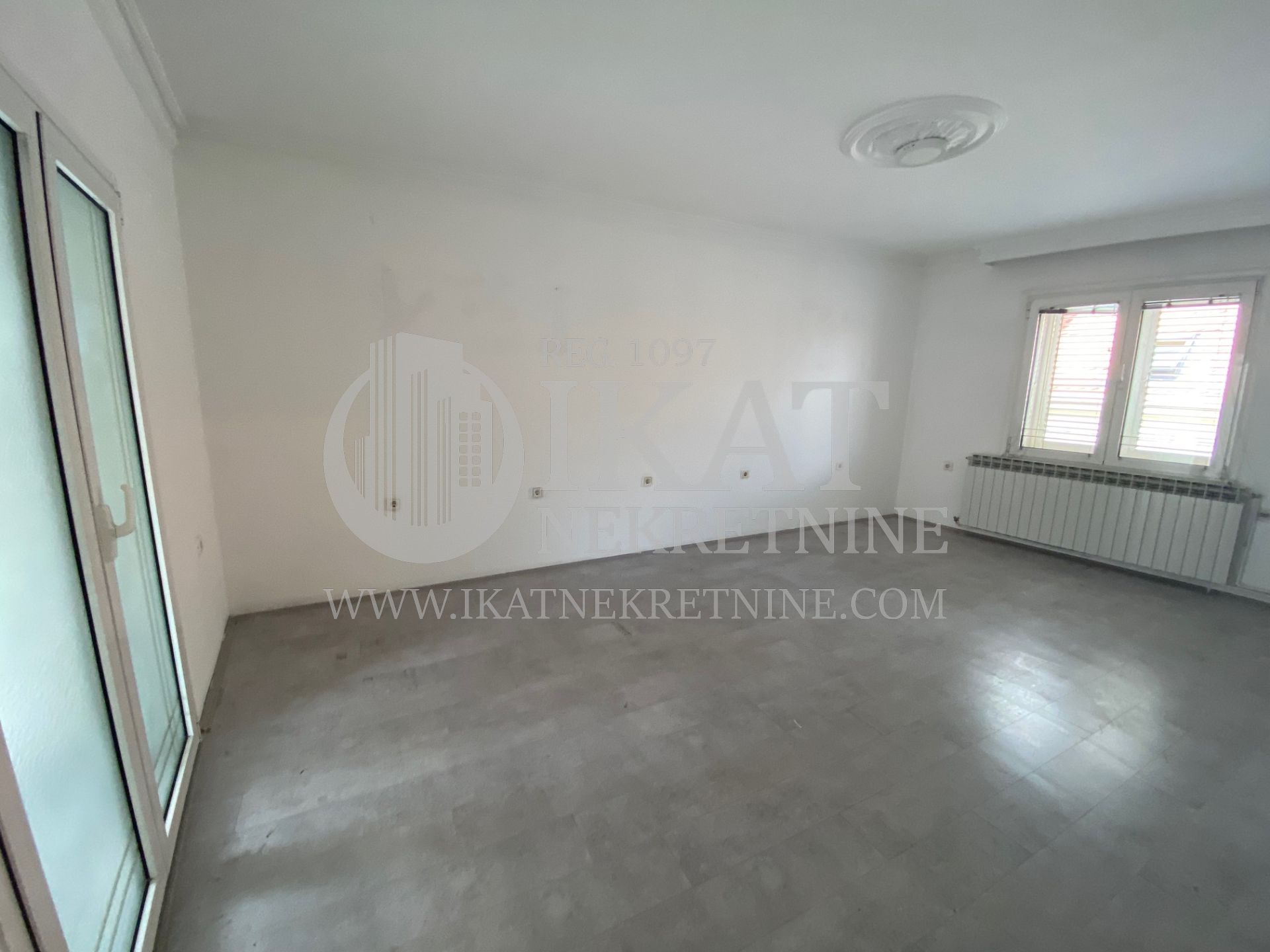 Zemun, centar 220m2 kuća za poslovni prostor ID#3977