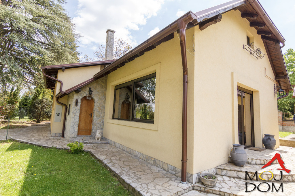 Kuca,ČEREVIĆ,ČEREVIĆ,kv: 250, € 490000, ID: 3003019