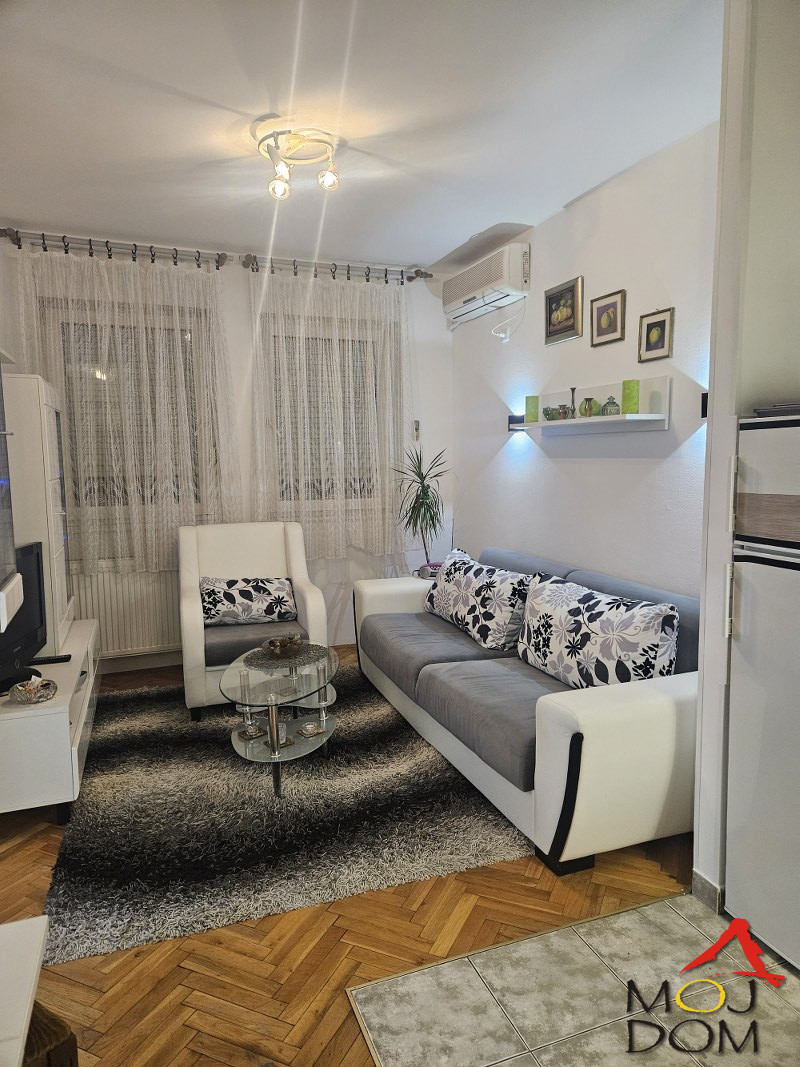 Stan,NOVI SAD,BULEVAR,kv: 35, € 450, ID: 9103508