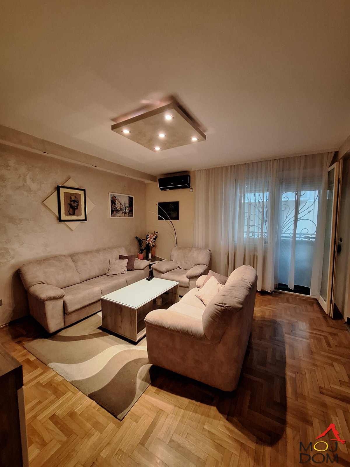 Stan,NOVI SAD,BULEVAR,kv: 67, € 206000, ID: 1026750