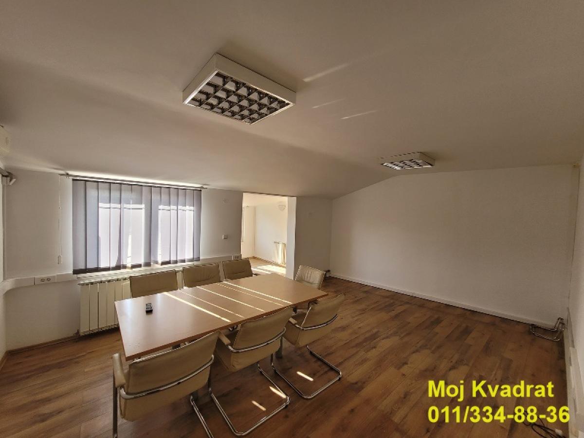 Zemun, Nova Galenika - Batajnički drum, 620m2