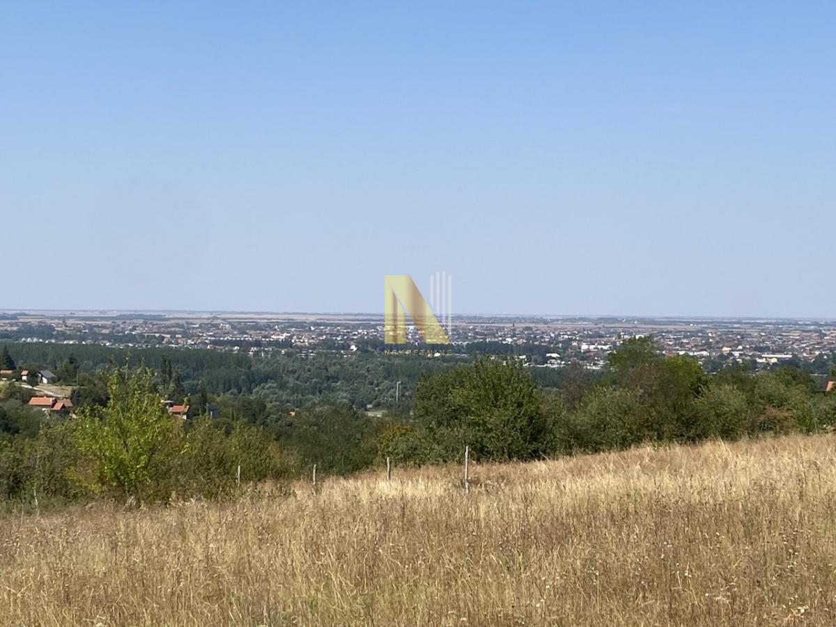 Novi Ledinci - plac sa izvarednim pogledom