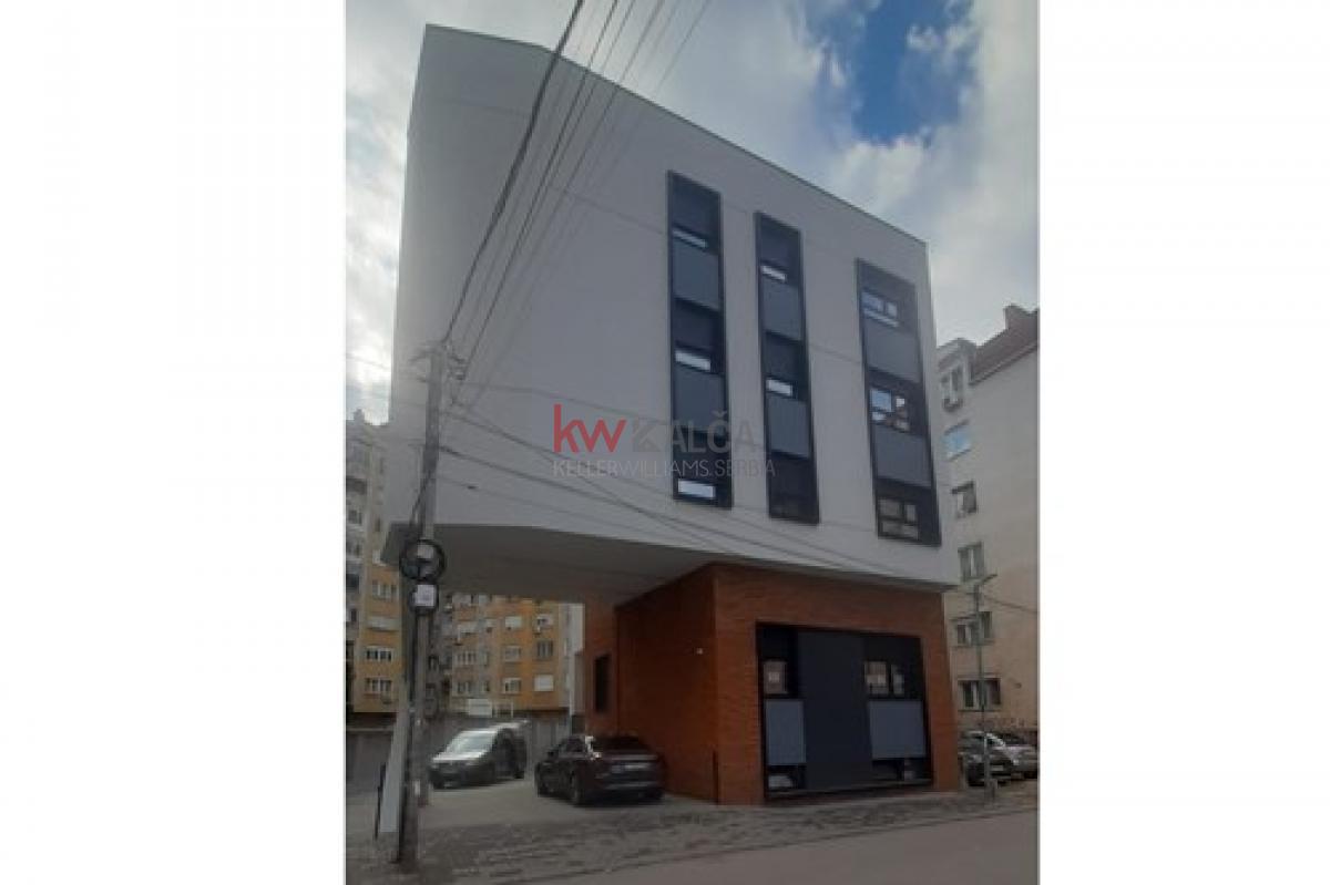 CENTAR-Novogradnja-3.5-soban stan, 98m2,III sprat,lift