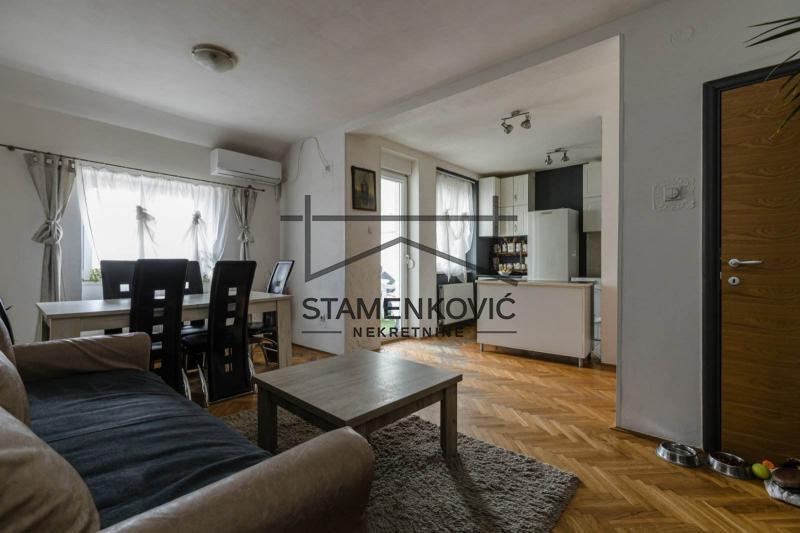 Prodaje se odlican duplex na Novoj Detelinari. ID#5477