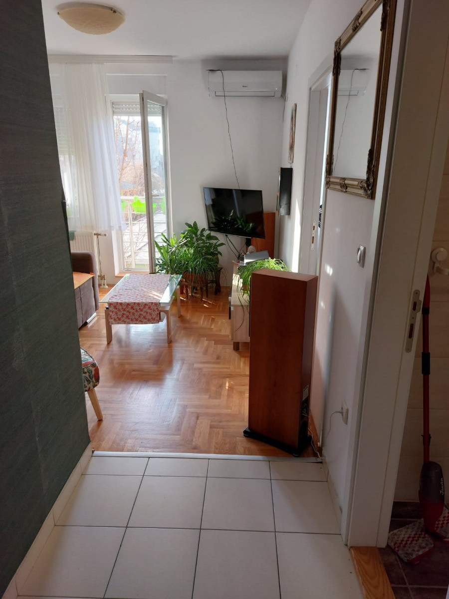 Stan,NOVI SAD,BULEVAR EVROPE,kv: 32.00, € 82400, ID: 1039261